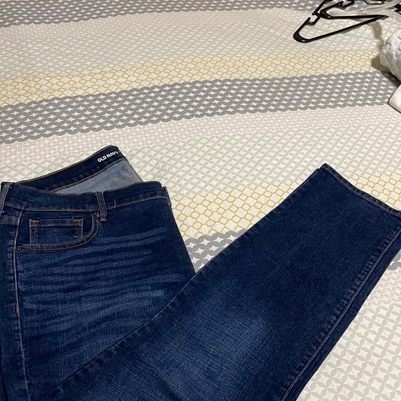 Old Navy Dark Wash Jeans - Picture 2 of 4